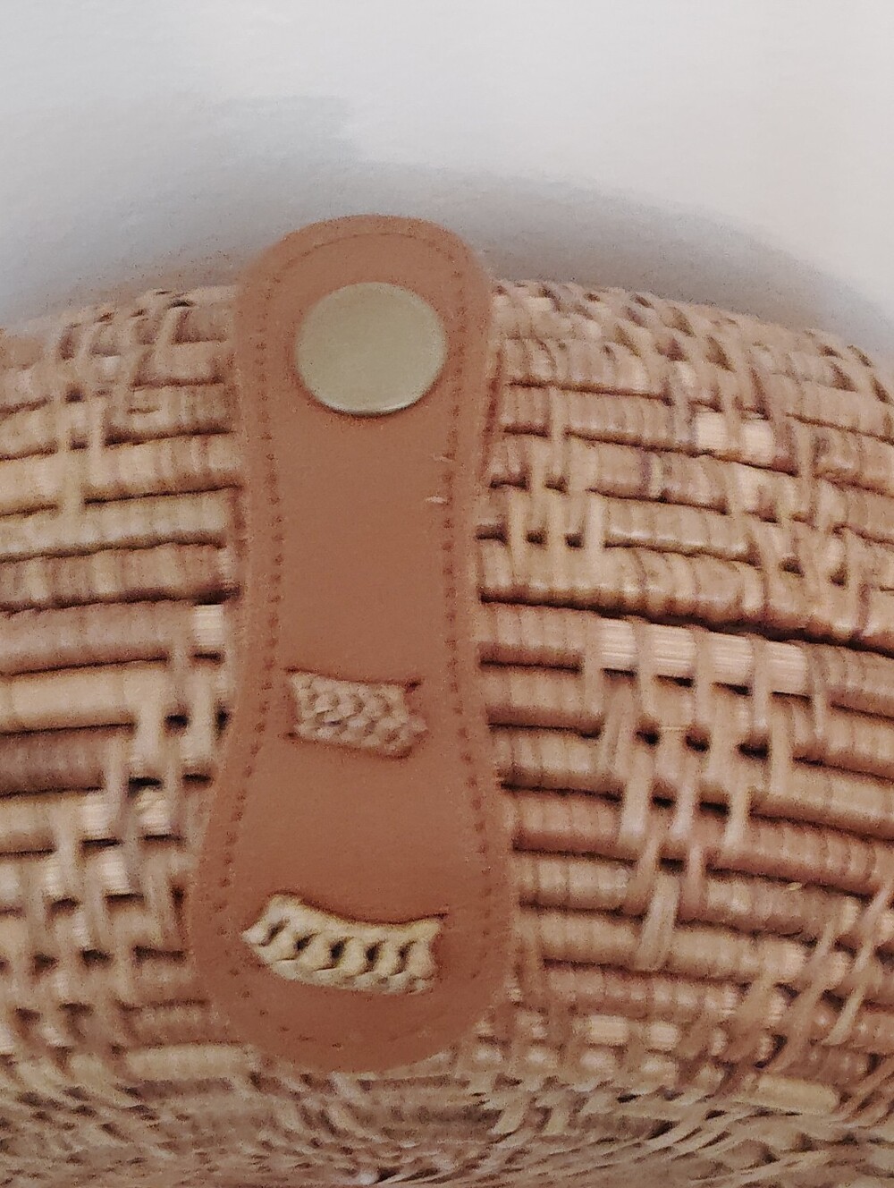 Round Rattan Straw Crossbody Bag in Natural Brown - Picture 5 of 6